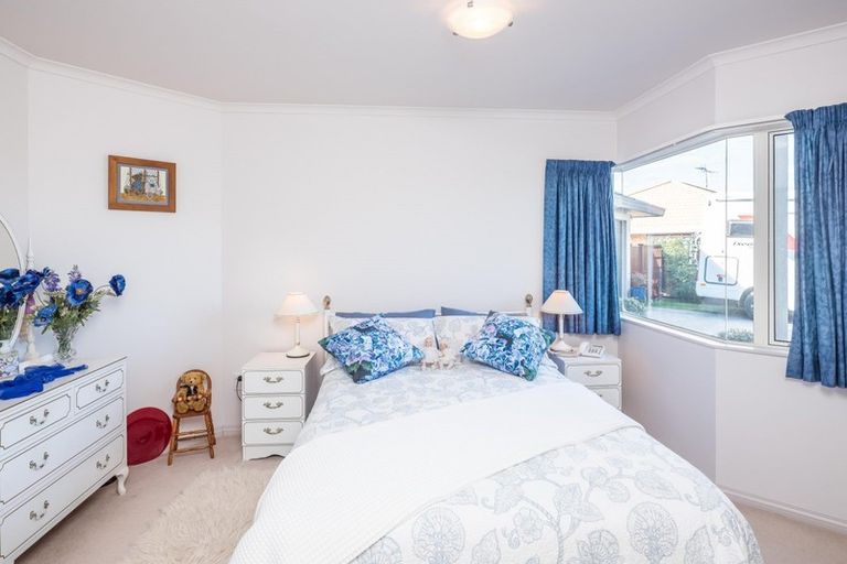 Photo of property in 10 Glen Loch Place, Paraparaumu, 5032