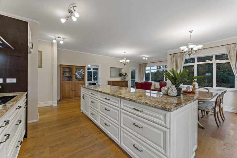 Photo of property in 4 Kereru Grove, Greenhithe, Auckland, 0632