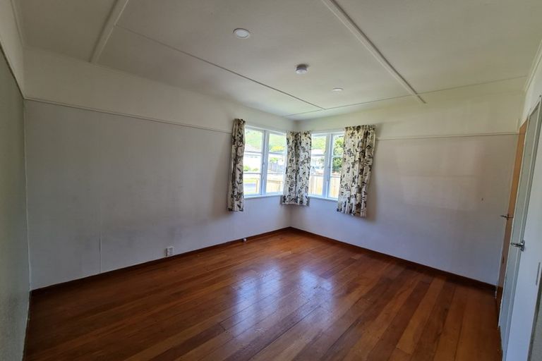 Photo of property in 16 Newcombe Street, Naenae, Lower Hutt, 5011