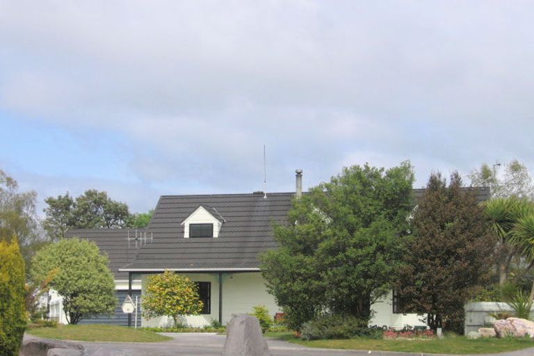 Photo of property in 2 Ascot Close, Richmond Heights, Taupo, 3330