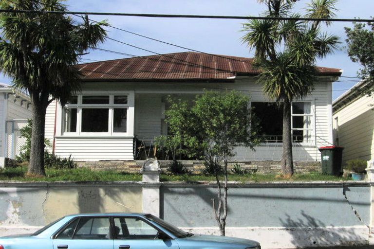 Photo of property in 7 Te Wharepouri Street, Berhampore, Wellington, 6023