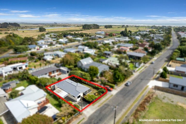 Photo of property in 101a Atkinson Avenue, Otaki Beach, Otaki, 5512