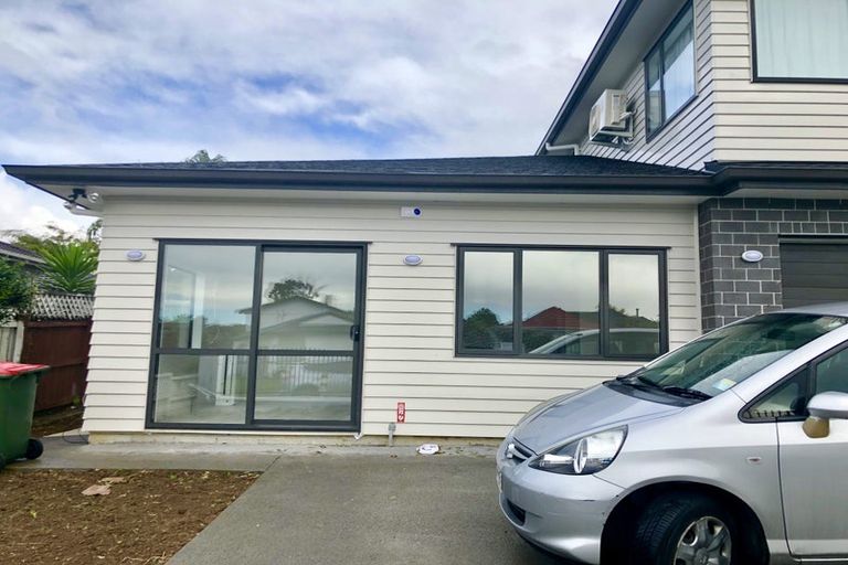 Photo of property in 22 Lisa Rise, Half Moon Bay, Auckland, 2012