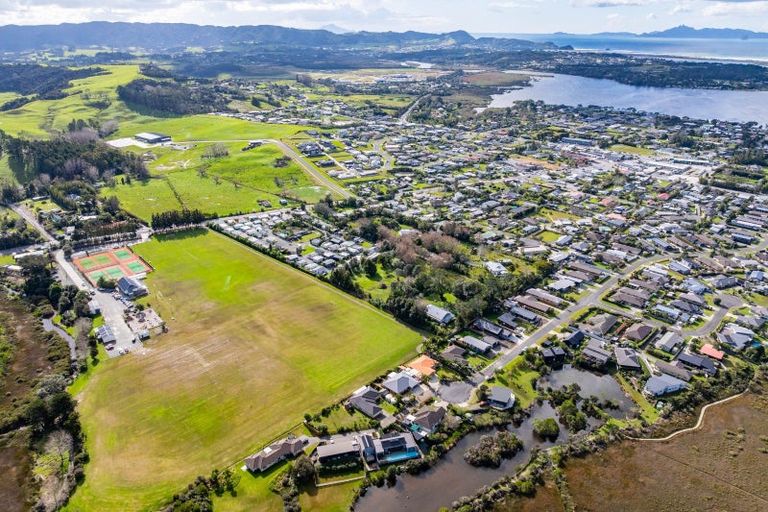 Photo of property in 72 Kedge Drive, Mangawhai, 0505