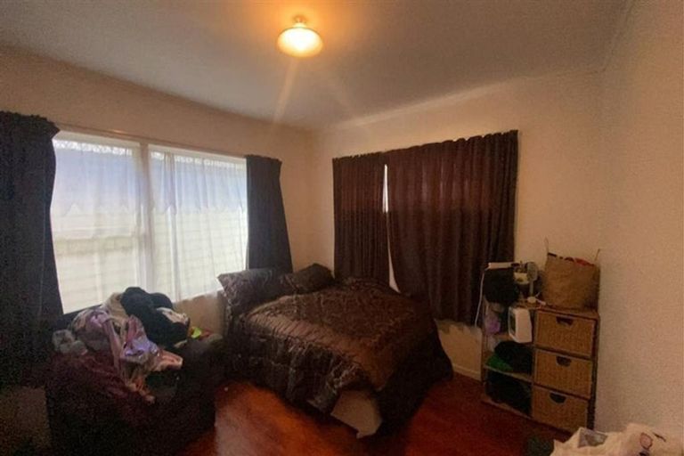 Photo of property in 192 Don Buck Road, Massey, Auckland, 0614