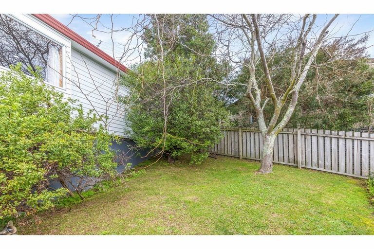 Photo of property in 12a Jean Place, Stanmore Bay, Whangaparaoa, 0932