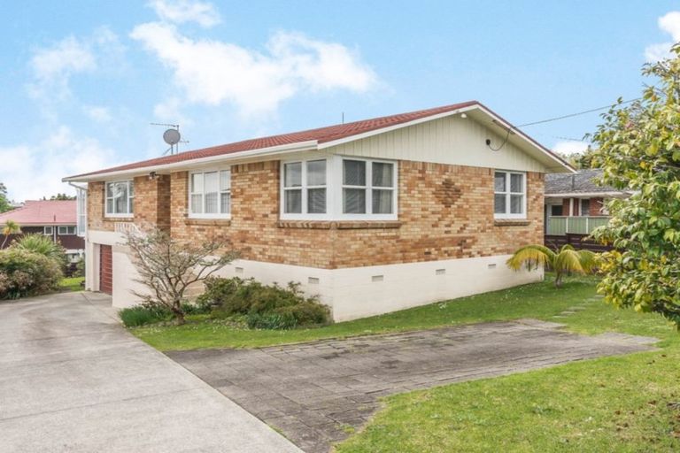 Photo of property in 125 Hutchinson Avenue, New Lynn, Auckland, 0600