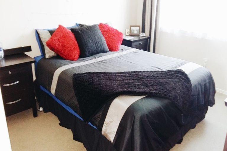 Photo of property in 7 Terrance Grove, Paparangi, Wellington, 6037