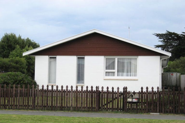 Photo of property in 2/47 Kuaka Crescent, Bromley, Christchurch, 8062