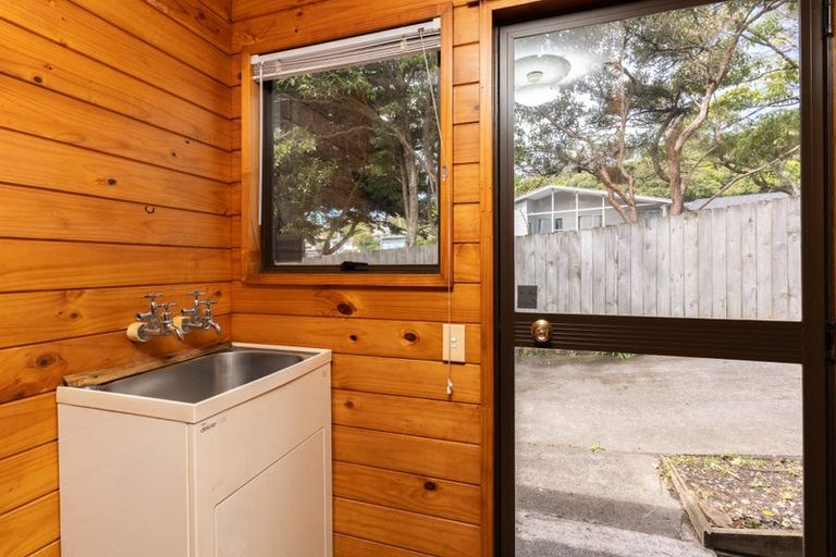 Photo of property in 94a Newlands Road, Newlands, Wellington, 6037