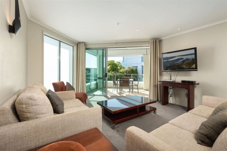 Photo of property in 136 Marine Parade, Bluff, 9814
