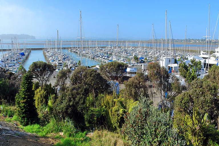 Photo of property in 31 Reflection Drive, West Harbour, Auckland, 0618