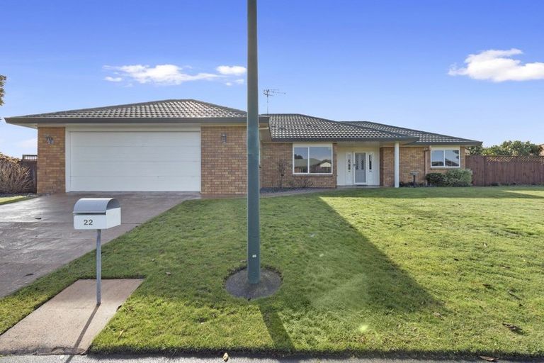 Photo of property in 22 Waiwherowhero Drive, St Andrews, Hamilton, 3200