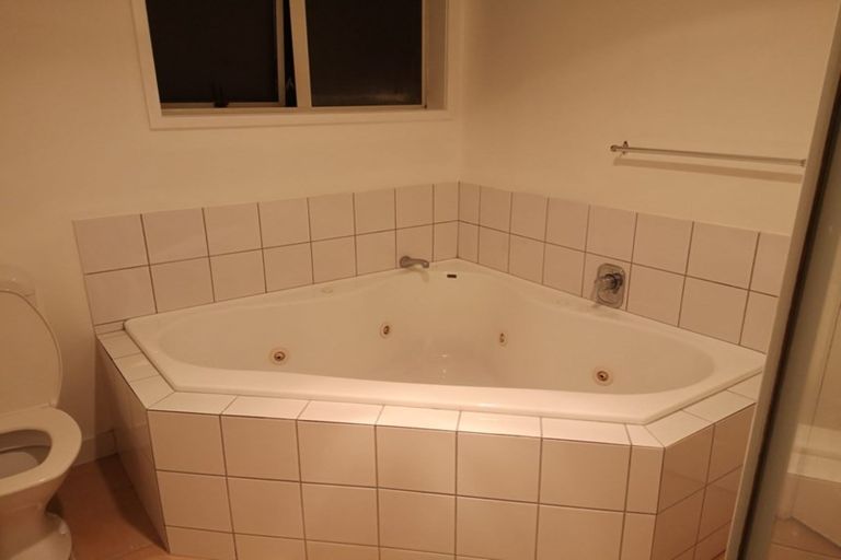 Photo of property in 9 Burnside Court, Rosedale, Auckland, 0632