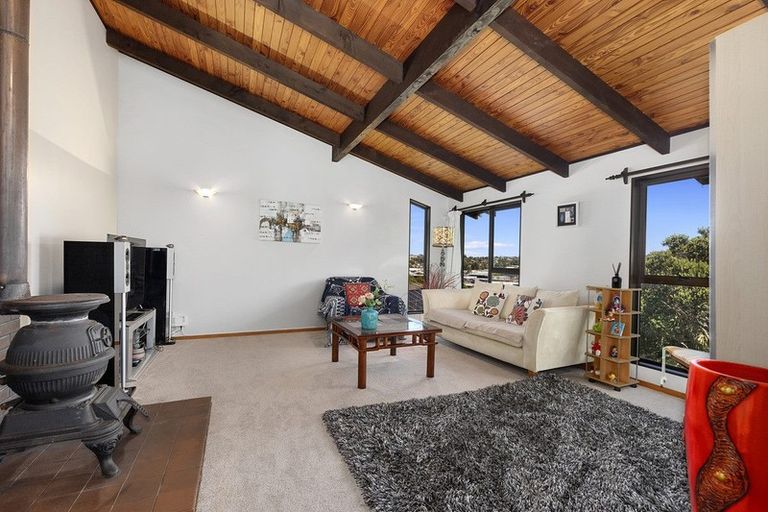 Photo of property in 67 Kennedy Avenue, Forrest Hill, Auckland, 0620