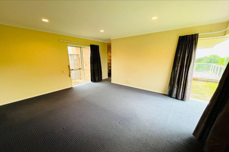 Photo of property in 10 Michael Bosher Way, Flat Bush, Auckland, 2019