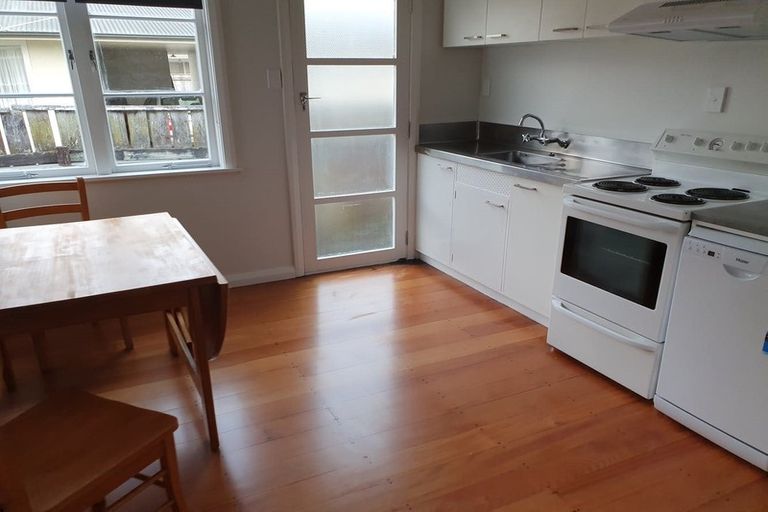 Photo of property in 39 Albert Street, Palmerston North, 4414