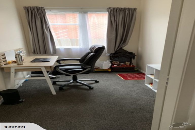 Photo of property in 28 Davidson Crescent, Tawa, Wellington, 5028