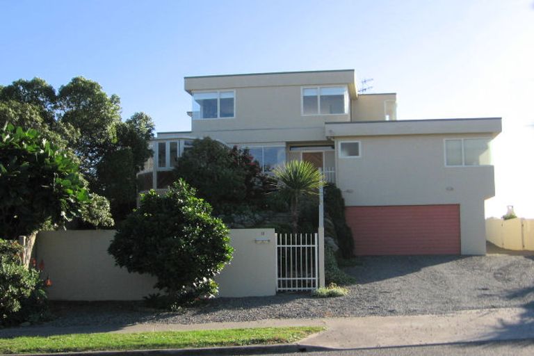 Photo of property in 11 Olliver Grove, Waikanae Beach, Waikanae, 5036