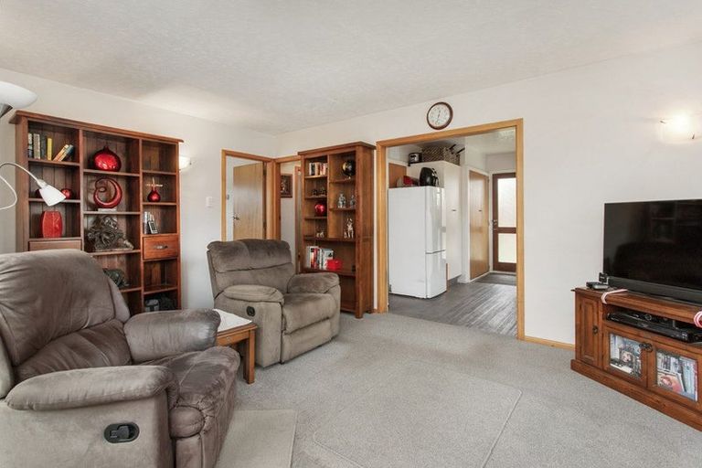 Photo of property in 2/9 Omega Place, Casebrook, Christchurch, 8051