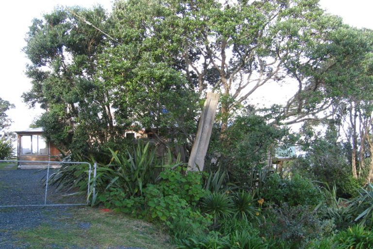 Photo of property in 9 Penguin Street, Leigh, 0985