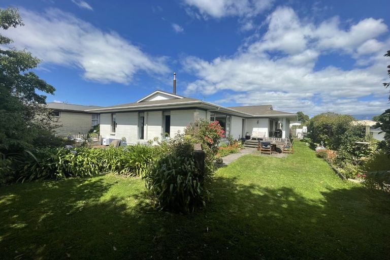 Photo of property in 15 Kauri Street, Inglewood, 4330