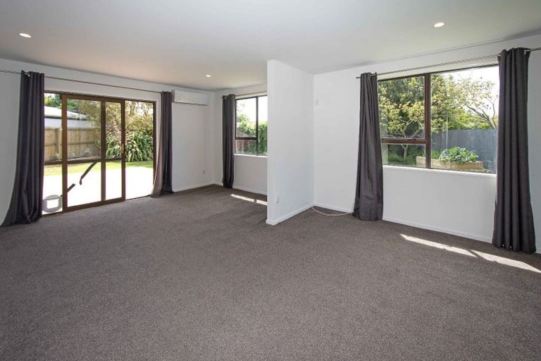 Photo of property in 9 Momorangi Crescent, Redwood, Christchurch, 8051