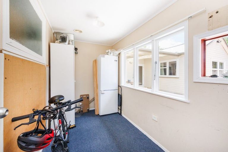 Photo of property in 12 Ngaio Street, West End, Palmerston North, 4412