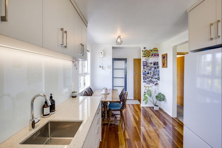 Photo of property in 4 Totara Street, Taradale, Napier, 4112