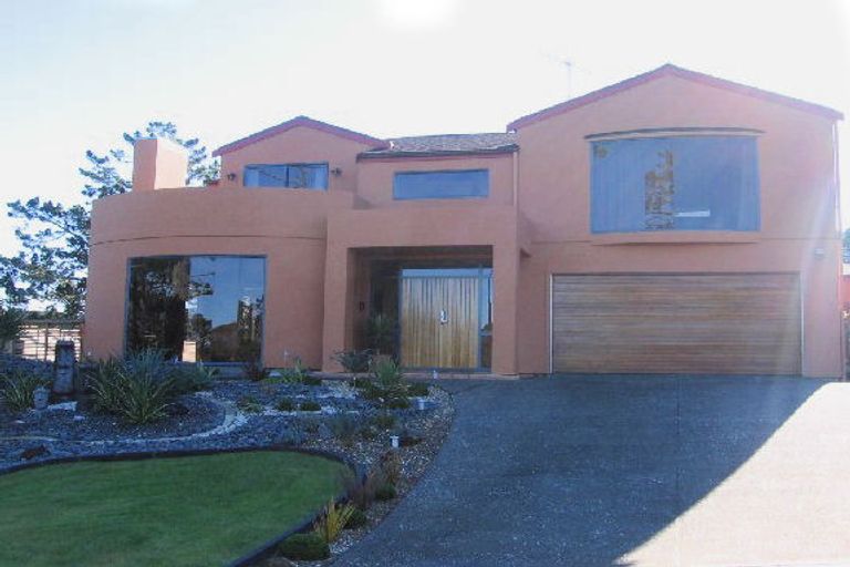 Photo of property in 17 Emerald Way, Rosedale, Auckland, 0632