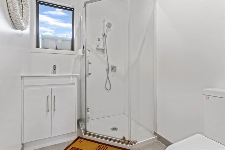 Photo of property in 1/5 Colleen Norma Place, Half Moon Bay, Auckland, 2012