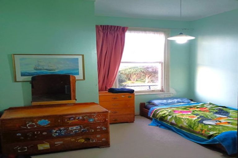 Photo of property in 106 Egmont Street, Patea, 4520