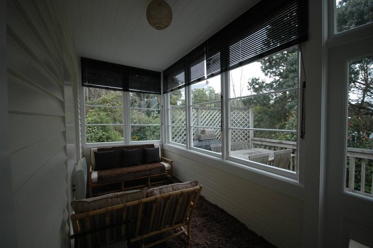 Photo of property in 66 Kelburn Parade, Kelburn, Wellington, 6012