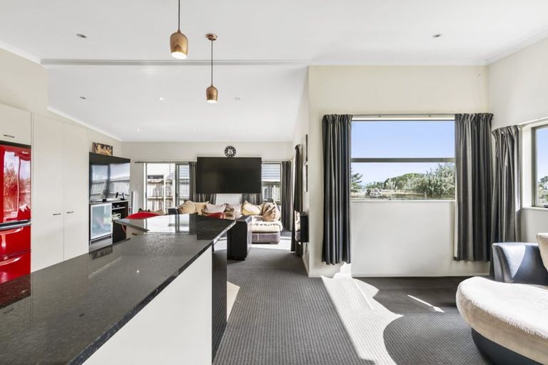 Photo of property in 22 Kokako Rise, Papakura, 2110