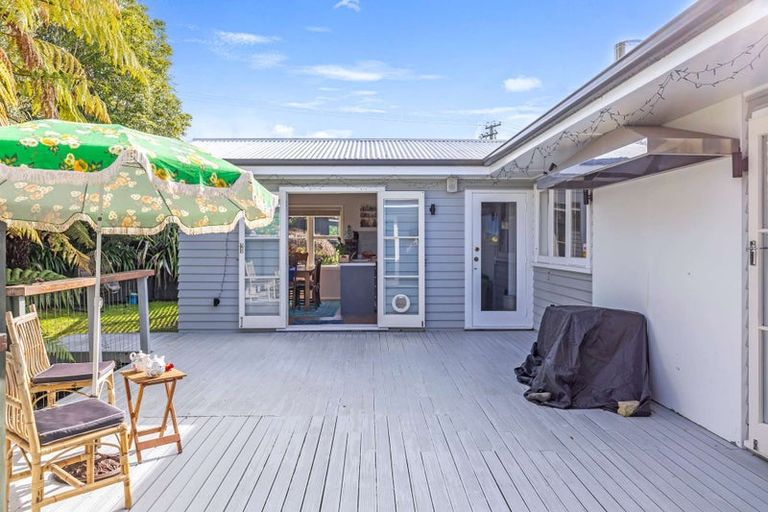 Photo of property in 2 Alberta Street, Acacia Bay, Taupo, 3330