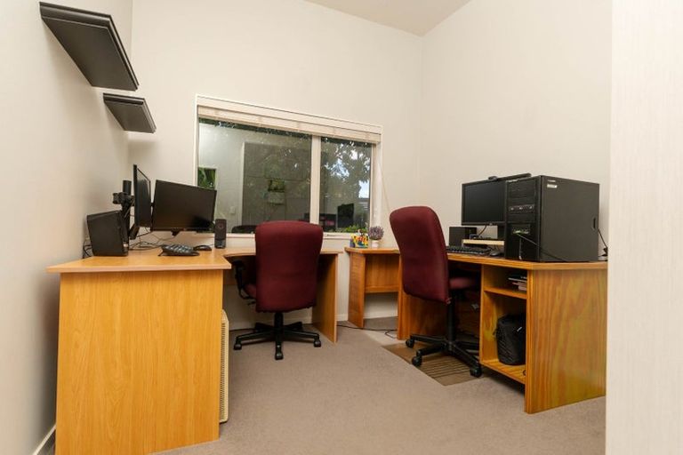 Photo of property in 72 Waitangi Road, Onehunga, Auckland, 1061