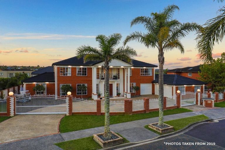 Photo of property in 18 Mansion Court, West Harbour, Auckland, 0618
