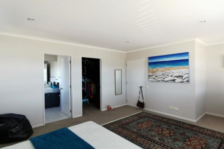 Photo of property in 21 Bellshill Close, Wattle Downs, Auckland, 2103