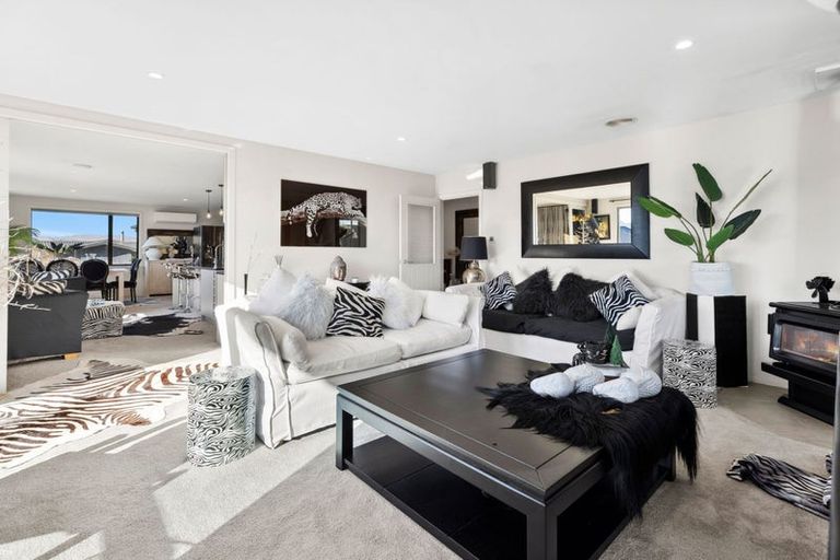 Photo of property in 2 Turnbull Crescent, Wanaka, 9305