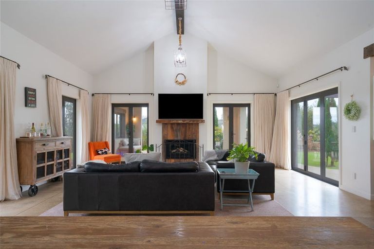 Photo of property in 18 Myra Evelyn Grove, Dairy Flat, Albany, 0792