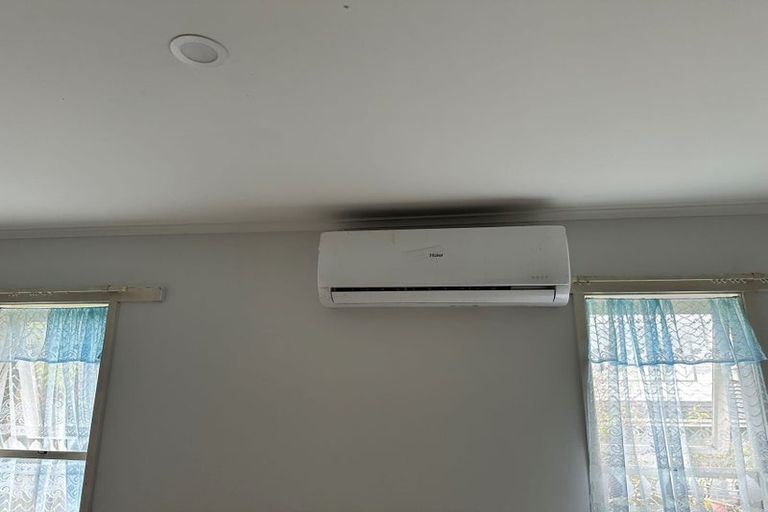 Photo of property in 42 Russell Road, Manurewa, Auckland, 2102