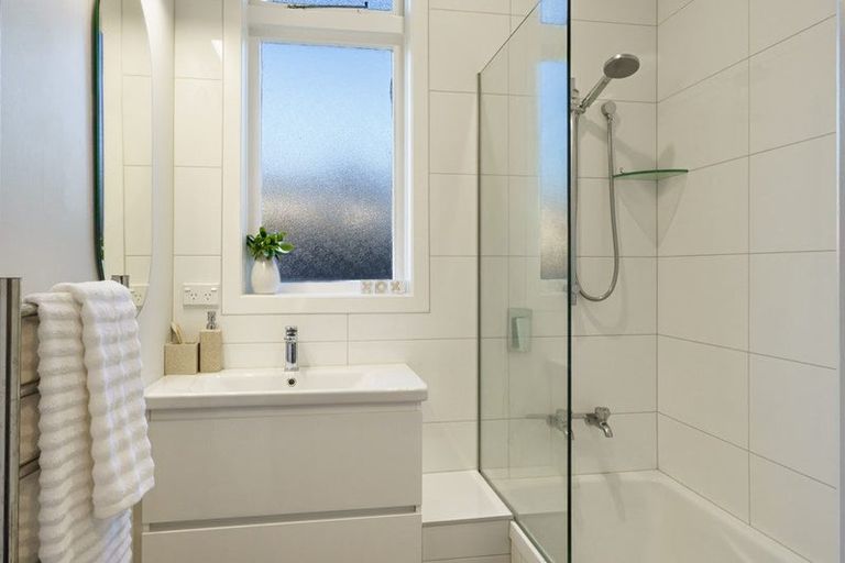 Photo of property in 28 Sanders Avenue, Marewa, Napier, 4110