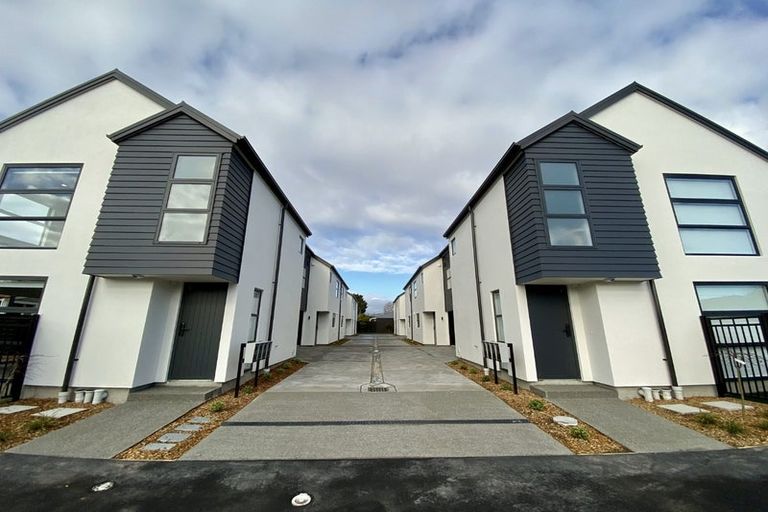 Photo of property in 2/434 Armagh Street, Linwood, Christchurch, 8011