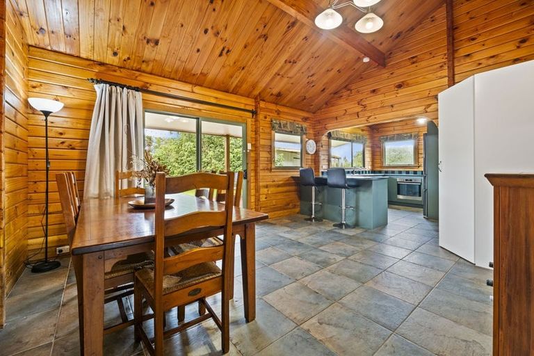 Photo of property in 280 Corbett Road, Paraite, New Plymouth, 4373