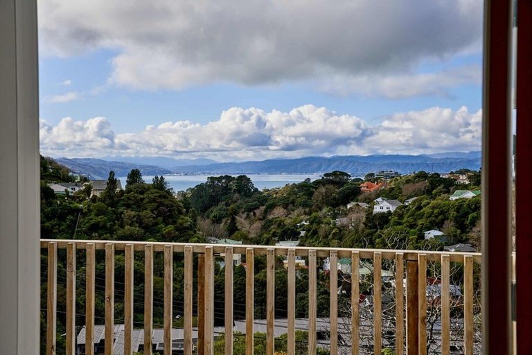 Photo of property in 9 Northland Road, Northland, Wellington, 6012