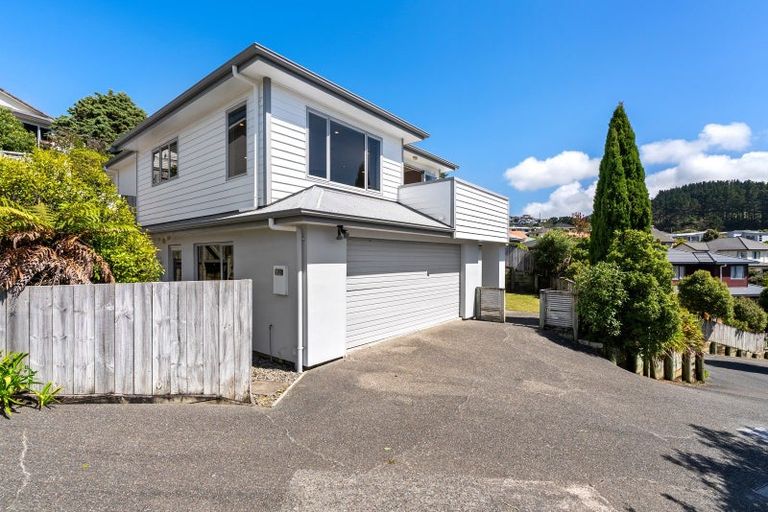 Photo of property in 16 Eastcott Grove, Churton Park, Wellington, 6037