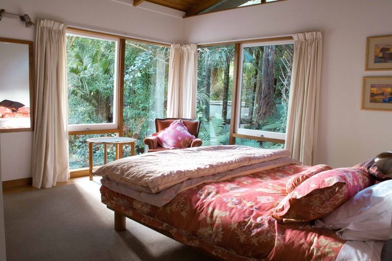 Photo of property in 133 Konini Road, Titirangi, Auckland, 0604