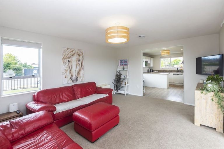 Photo of property in 5 Royal Park Drive, Parklands, Christchurch, 8083