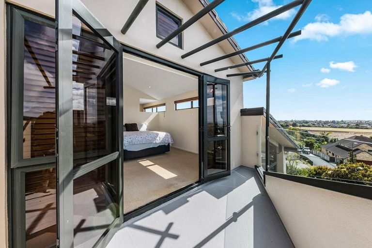 Photo of property in 9 St Clair Place, Browns Bay, Auckland, 0630