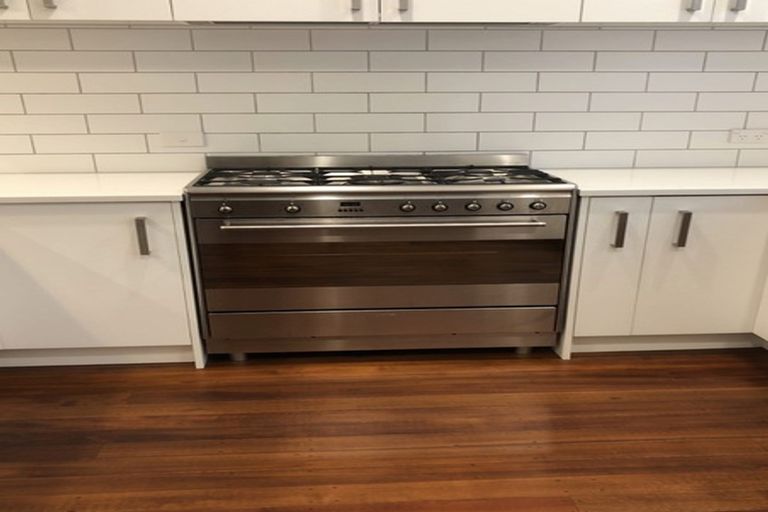 Photo of property in 9 Homewood Crescent, Karori, Wellington, 6012